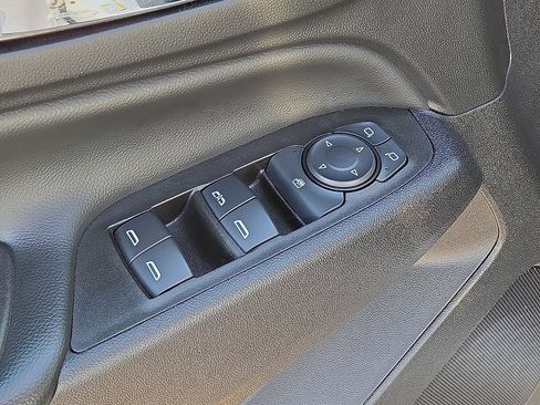 Used 2024 Chevrolet Equinox LT FWD image 22