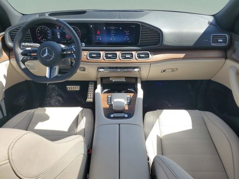 New 2026 Mercedes-Benz GLS 580 4MATIC image 37