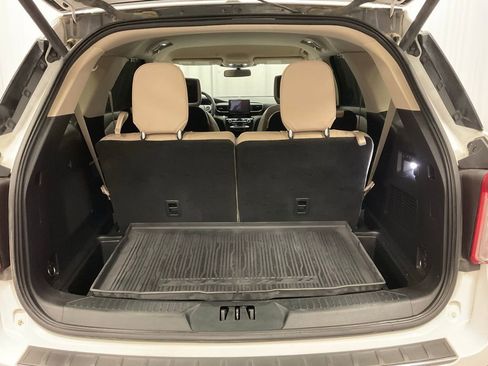 Used 2021 Ford Explorer Limited w/ Equipment Group 301A image 9