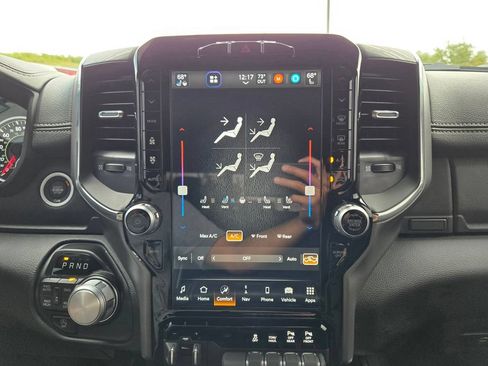 Used 2024 RAM 1500 Laramie AWD/4WD image 24