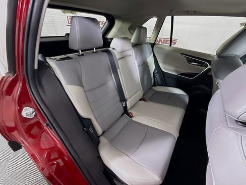 Certified 2021 Toyota RAV4 XLE Premium AWD/4WD image 31