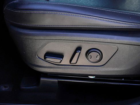 Used 2022 Kia Sorento EX w/ Panoramic Sunroof Package image 17