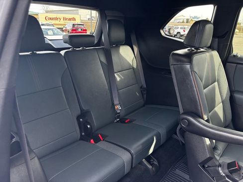 Used 2025 GMC Acadia AT4 w/ LPO, Floor Liner Package AWD/4WD image 27