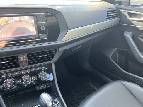 Used 2020 Volkswagen Jetta SE image 25