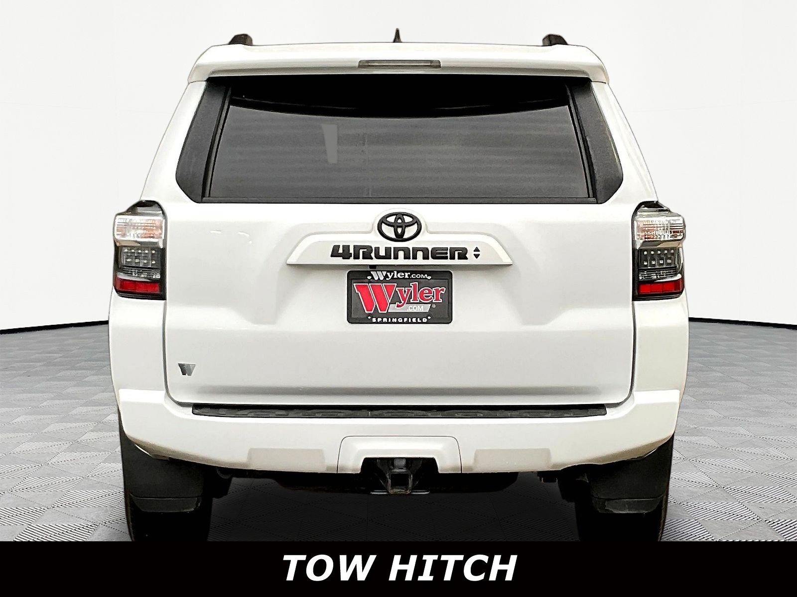 Used 2022 Toyota 4Runner SR5 Premium w/ Moonroof Package AWD/4WD image 5