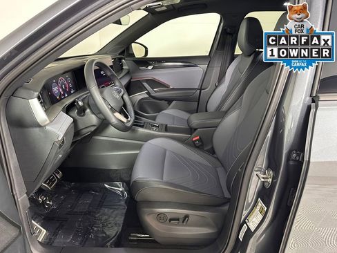 Used 2025 Volkswagen Tiguan SE R-Line AWD/4WD image 10