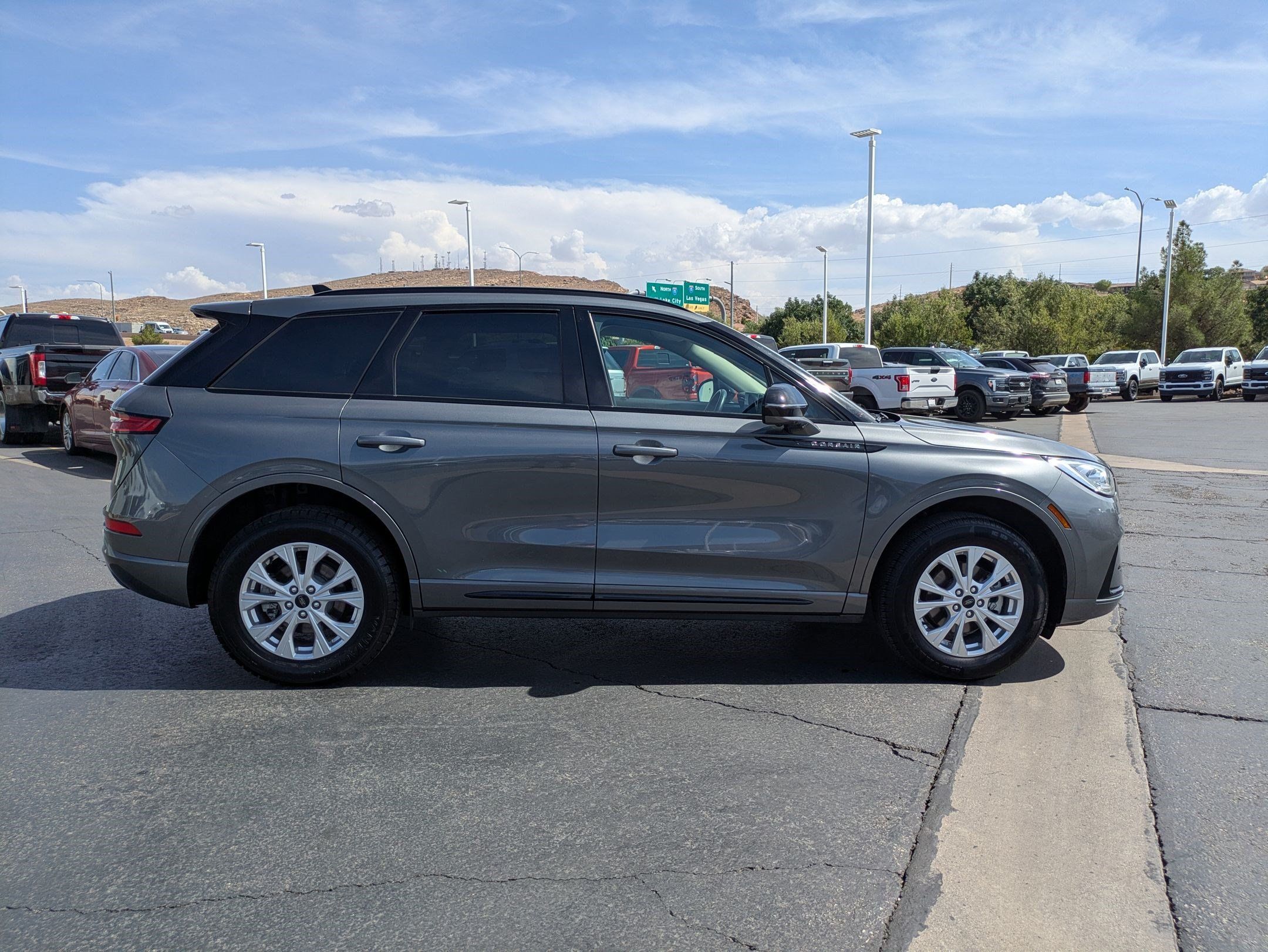 Used 2023 Lincoln Corsair Reserve w/ Equipment Group 201A AWD/4WD image 2