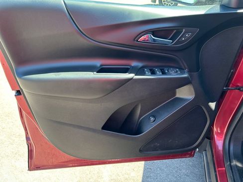 Used 2019 Chevrolet Equinox LT FWD image 18