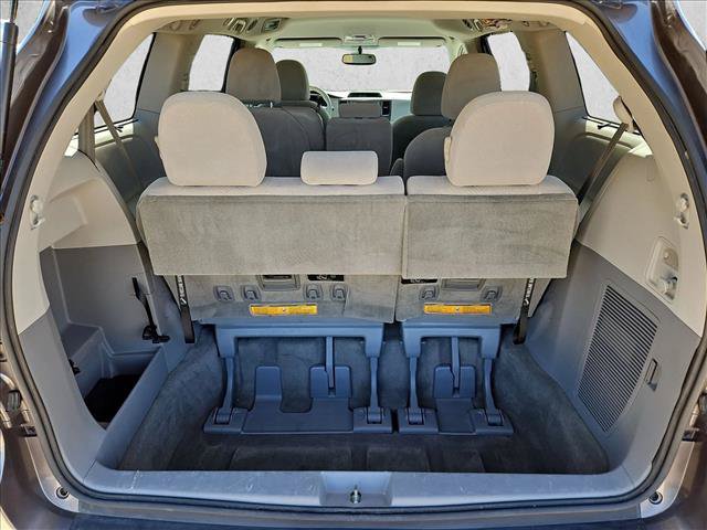 Used 2014 Toyota Sienna LE FWD image 6