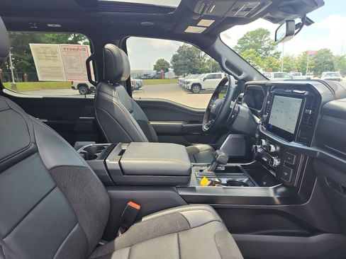 Used 2025 Ford F150 Raptor AWD/4WD image 9