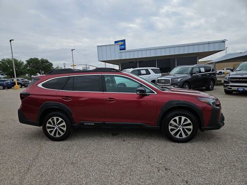 Used 2024 Subaru Outback Premium image 9