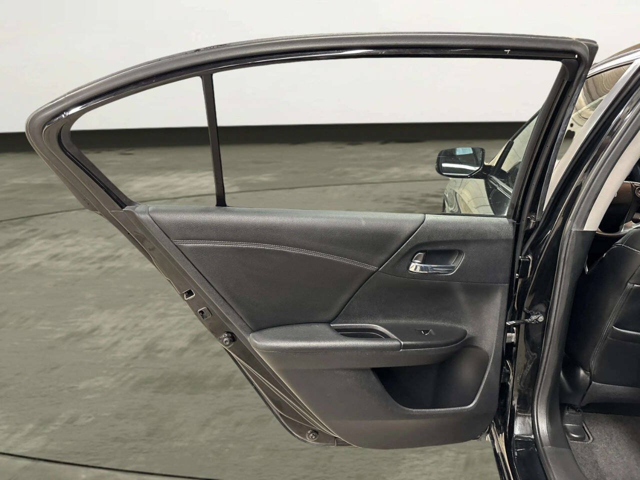 Used 2015 Honda Accord EX-L image 16