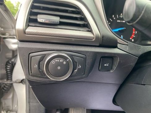 Used 2017 Ford Fusion SE FWD image 9