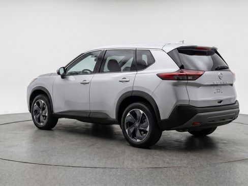 Used 2025 Nissan Rogue SV FWD image 6