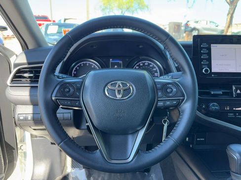 Used 2022 Toyota Camry SE w/ Carpet Mat Package (TMS) image 21