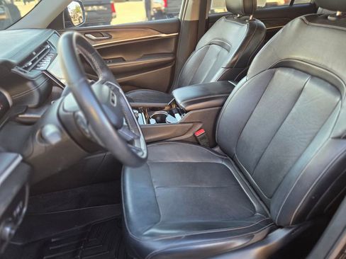 Used 2022 Jeep Grand Cherokee L Limited AWD/4WD image 19