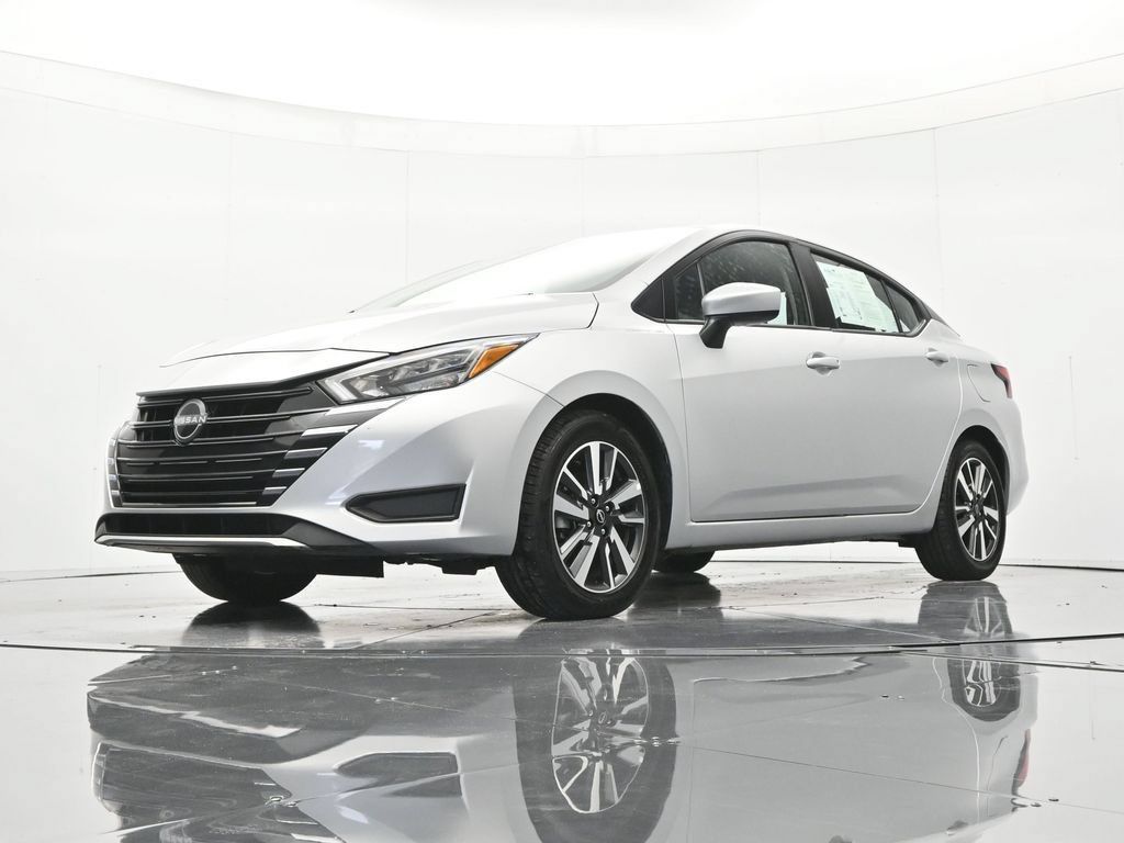 Used 2025 Nissan Versa SV FWD image 36