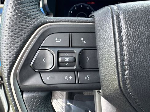 Used 2025 Toyota Tacoma TRD Off-Road AWD/4WD image 29