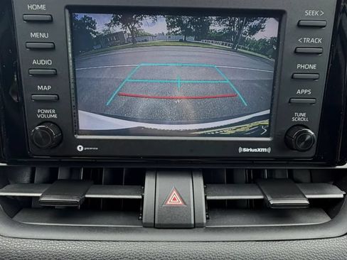 Used 2021 Toyota RAV4 LE AWD/4WD image 26
