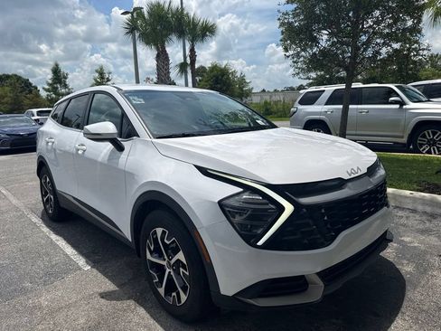 Used 2024 Kia Sportage EX FWD image 2