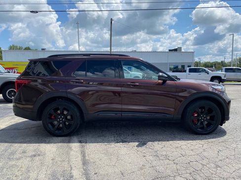 Used 2020 Ford Explorer ST w/ ST Street Pack image 8