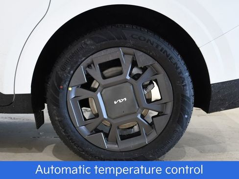 New 2026 Kia Carnival EX image 6