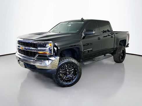 Used 2018 Chevrolet Silverado 1500 LT image 3