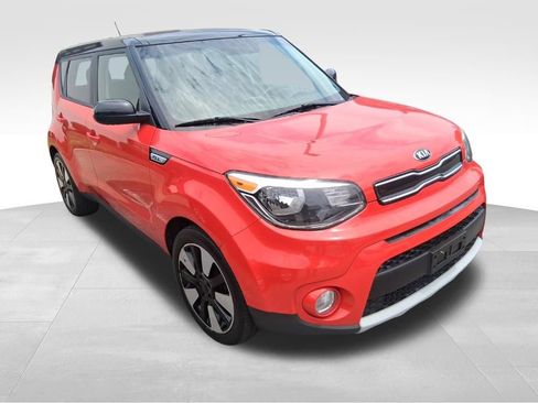Used 2019 Kia Soul + FWD image 3