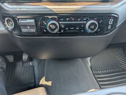 Used 2025 Chevrolet Silverado 1500 LT AWD/4WD image 17
