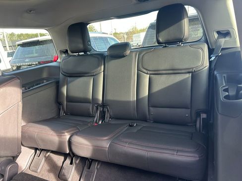 Used 2025 Ford Expedition Active AWD/4WD image 31