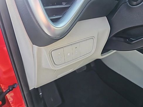 Used 2024 Kia Soul LX image 18