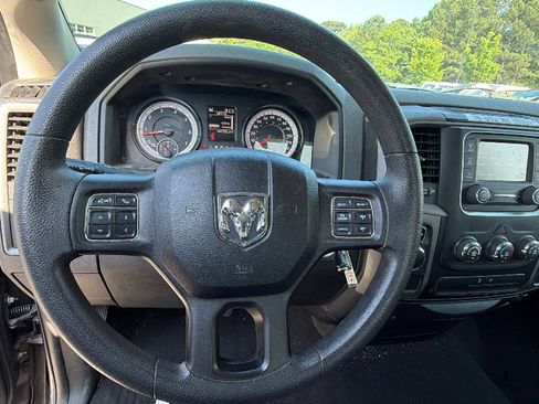 Used 2018 RAM 1500 Express RWD image 27