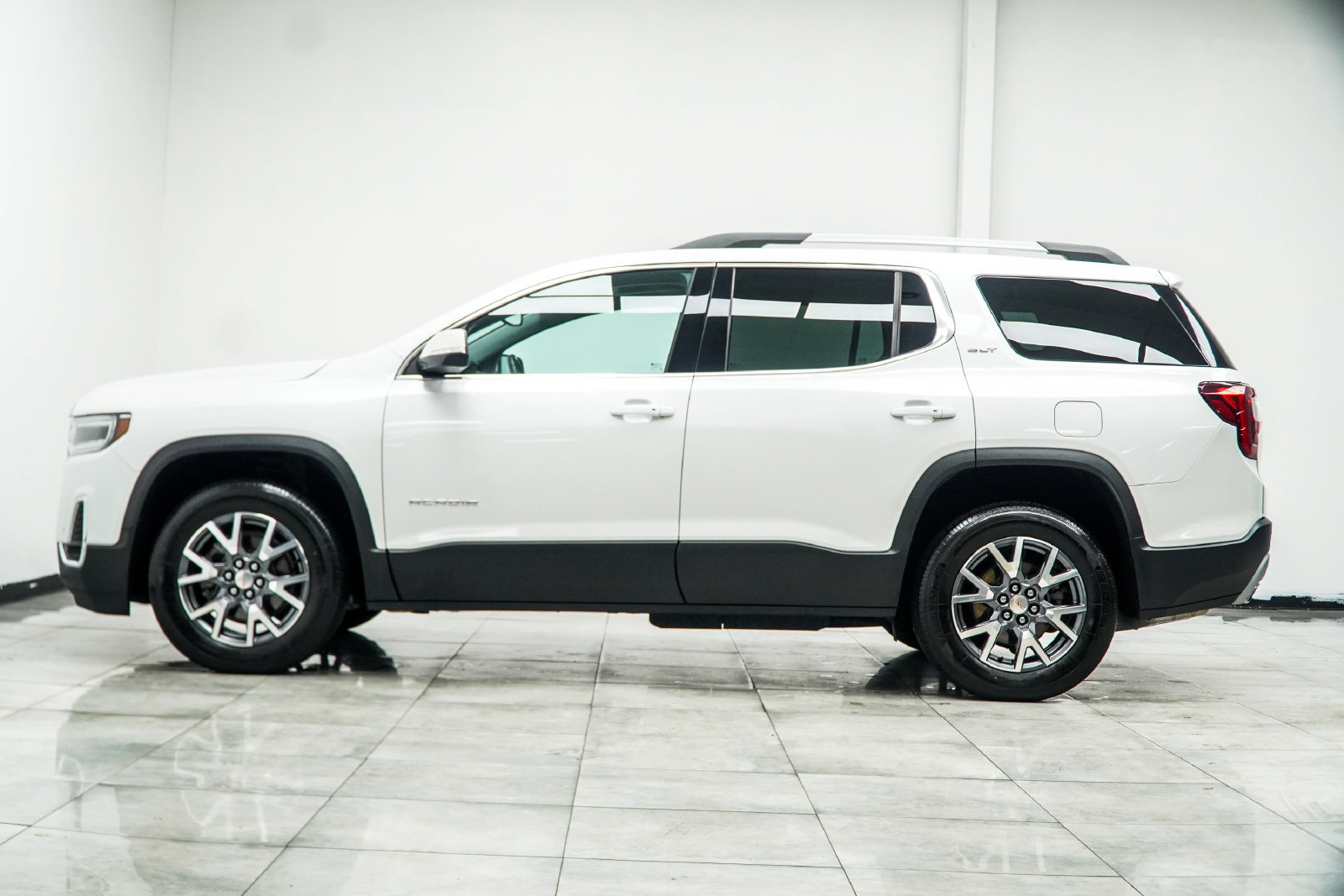 Used 2023 GMC Acadia SLT w/ Preferred Package AWD/4WD image 11