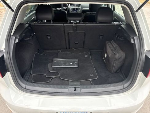 Used 2017 Volkswagen Golf Wolfsburg Edition image 27