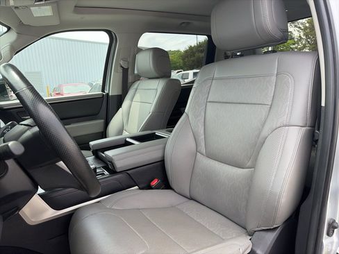 Used 2024 Toyota Tundra Limited image 12