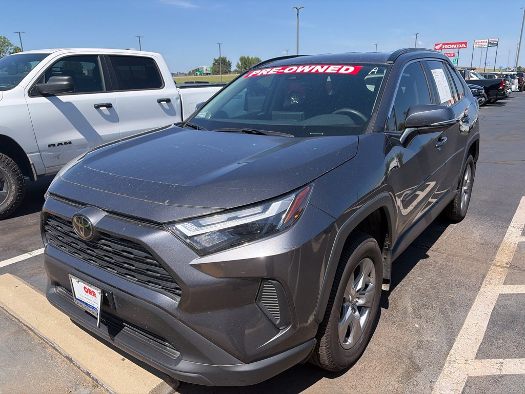 Used 2024 Toyota RAV4 XLE AWD/4WD image 1