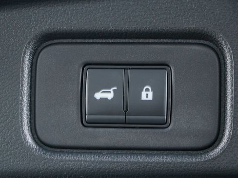 Used 2023 Nissan Pathfinder Platinum FWD image 32