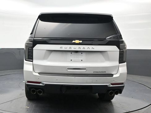Used 2025 Chevrolet Suburban Premier RWD image 4