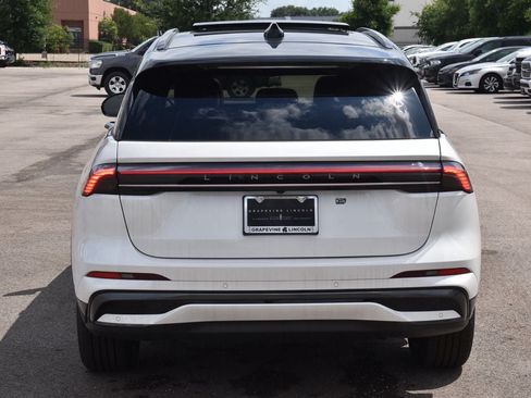 New 2026 Lincoln Nautilus Reserve AWD/4WD image 8