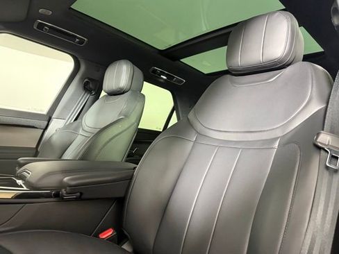 Used 2026 Land Rover Range Rover Sport SE AWD/4WD image 5