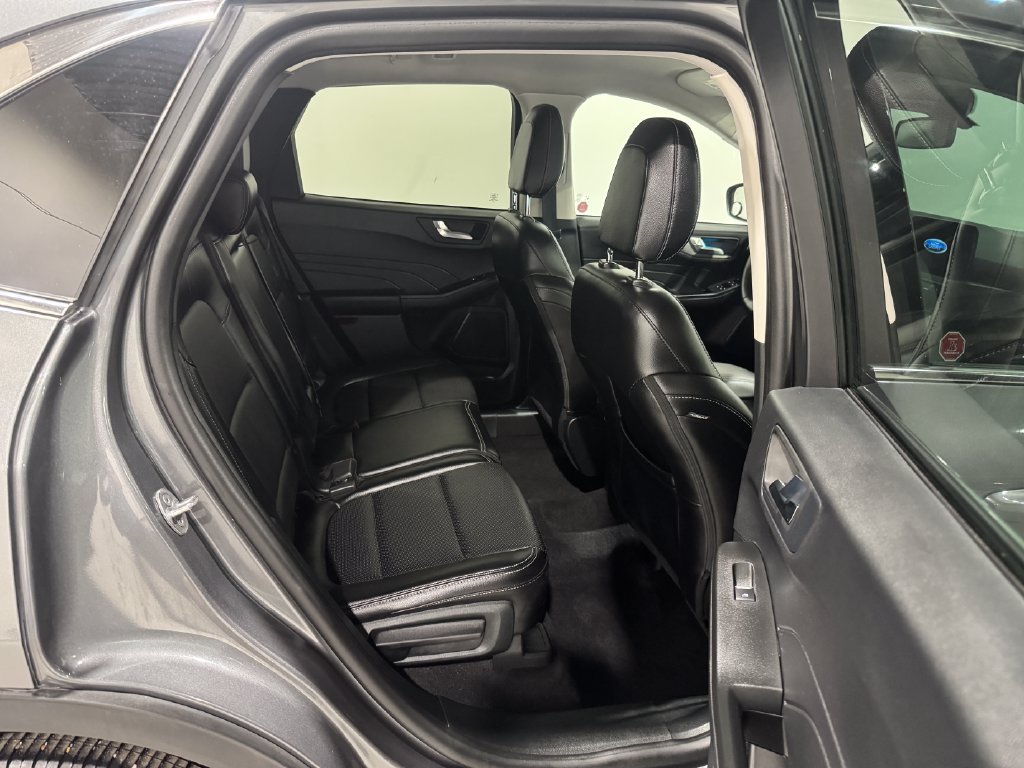 Used 2022 Ford Escape Titanium AWD/4WD image 24