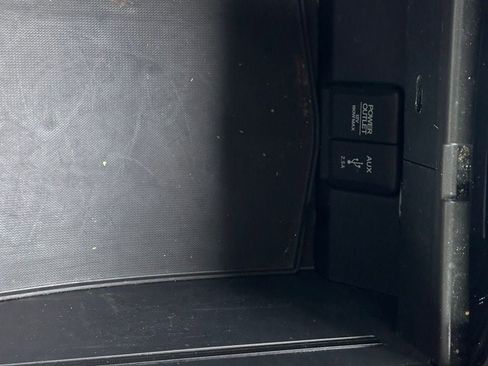 Used 2016 Honda Pilot Touring image 39