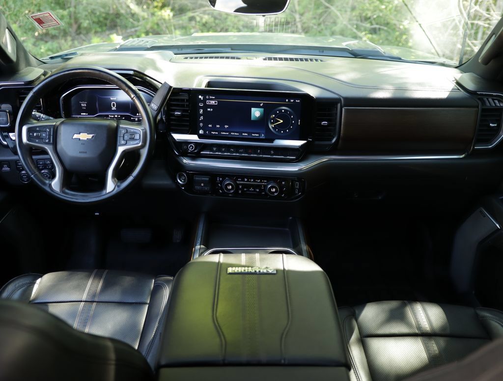 Used 2024 Chevrolet Silverado 2500 High Country w/ High Country Premium Package AWD/4WD image 22