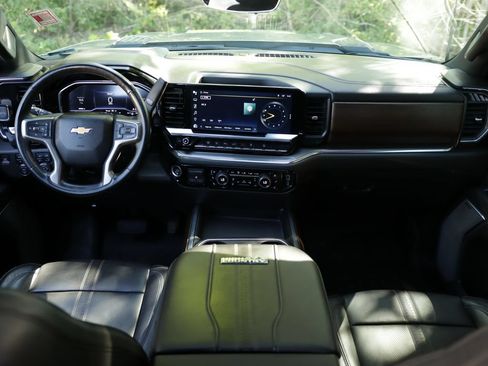 Used 2024 Chevrolet Silverado 2500 High Country w/ High Country Premium Package AWD/4WD image 22