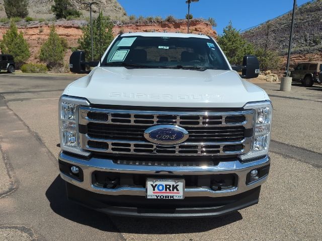 Used 2025 Ford F350 XLT AWD/4WD image 2