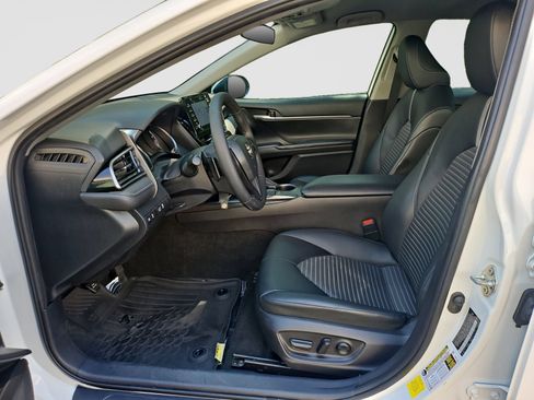 Used 2023 Toyota Camry SE FWD image 22