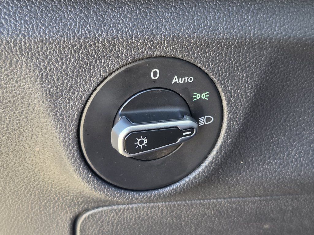 Used 2024 Volkswagen Jetta SE FWD image 24