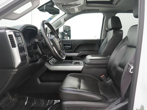 Used 2017 Chevrolet Silverado 2500 LTZ image 23