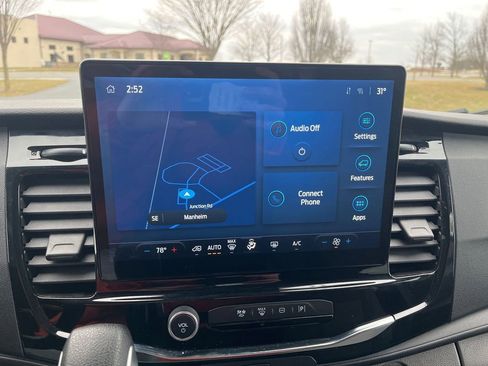 Used 2023 Ford Transit 350 XLT image 14