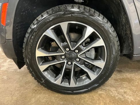 Used 2021 Jeep Grand Cherokee L Overland image 11